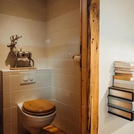 With 4 Bedrooms 4 Bathrooms Private Parking Sauna Terrace