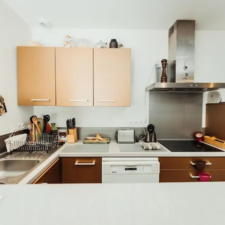 With 4 Bedrooms 4 Bathrooms Private Parking Sauna Terrace 4* 샤모니