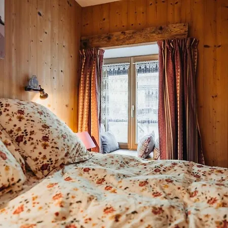 With 4 Bedrooms 4 Bathrooms Private Parking Sauna Terrace 4* 샤모니