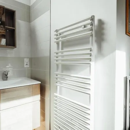 With 4 Bedrooms 4 Bathrooms Private Parking Sauna Terrace 샤모니