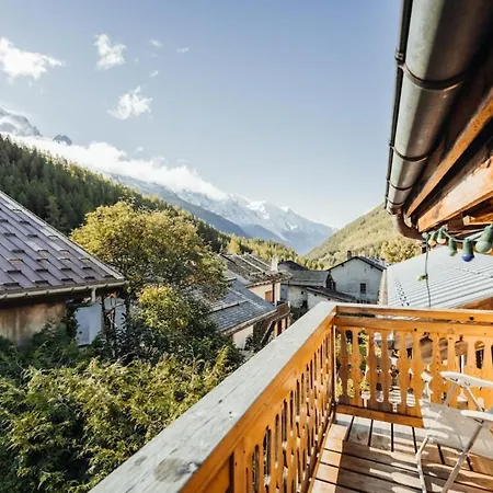 With 4 Bedrooms 4 Bathrooms Private Parking Sauna Terrace 4*